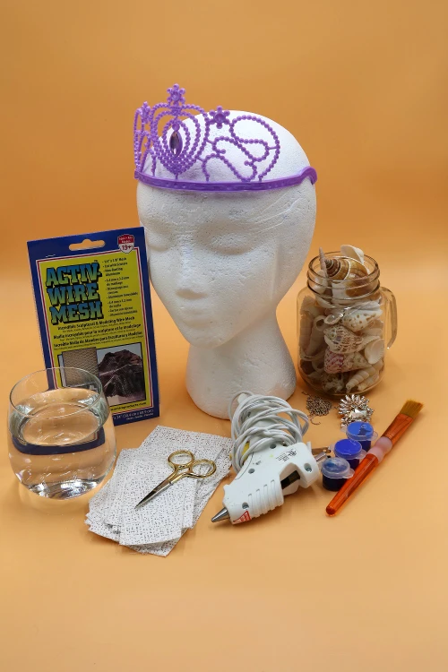 It's easy to make a mermaid crown with real seashells!  Get the project details in this post!